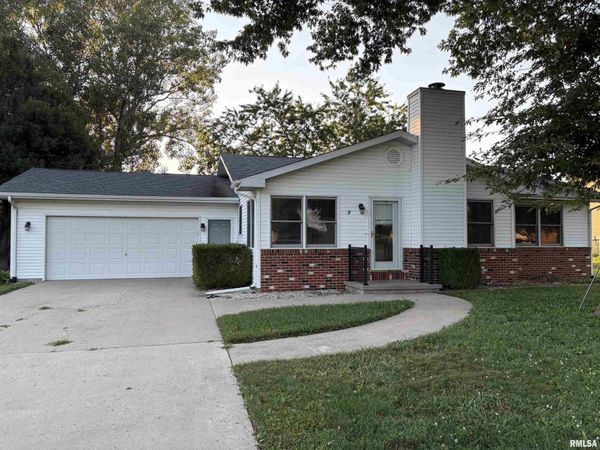 2108 MAGNOLIA Drive, Jacksonville, IL 62650