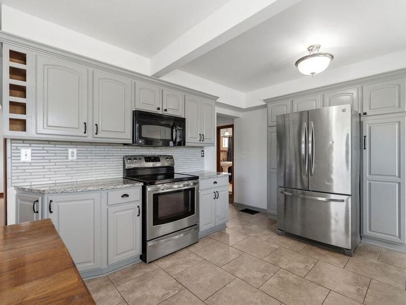 395 N Main Street , Johnstown, OH 43031 Photo 11