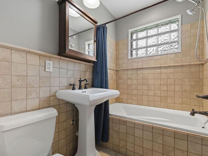 395 N Main Street , Johnstown, OH 43031 Photo 13