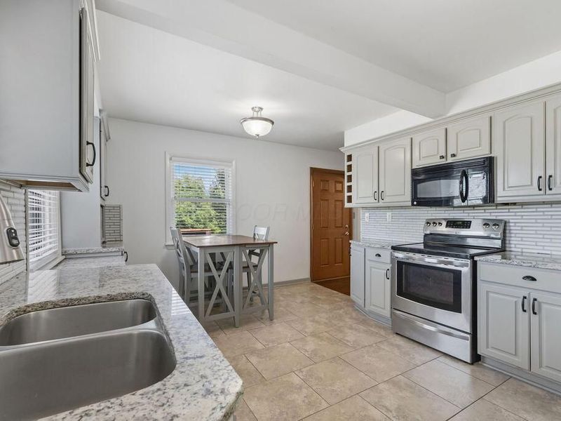 395 N Main Street , Johnstown, OH 43031 Photo 9