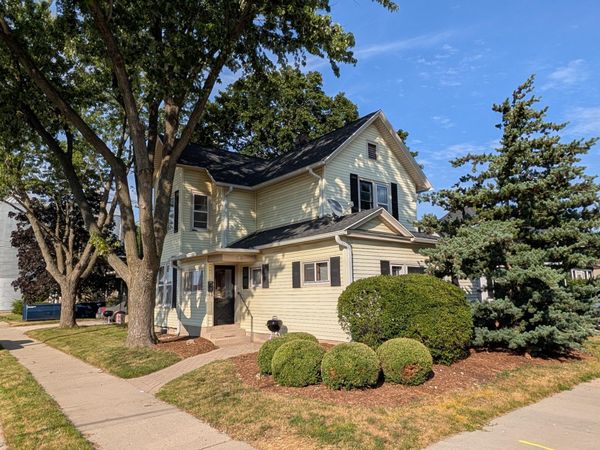 248 W Chestnut St, Unit 516 Kendal, Burlington, WI 53105