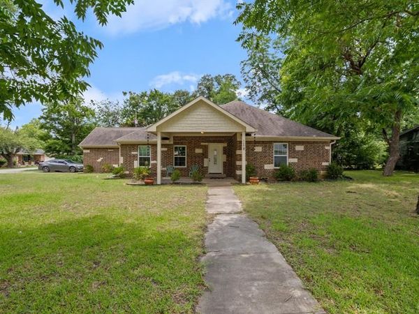308 E 8th Street , Kaufman, TX 75142