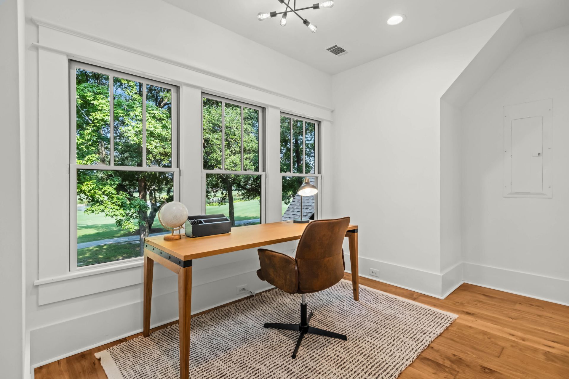 720 Island Park Drive Photo 31