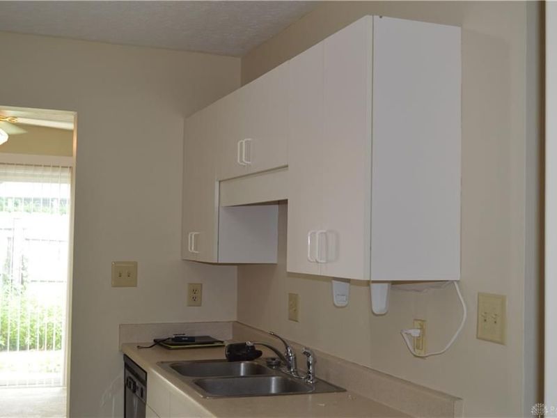 1217 Robbins Run Court, Washington Township, OH 45459 Photo 4