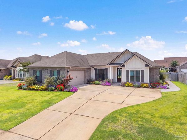 2437 Okatie Ln, Cantonment, FL 32533
