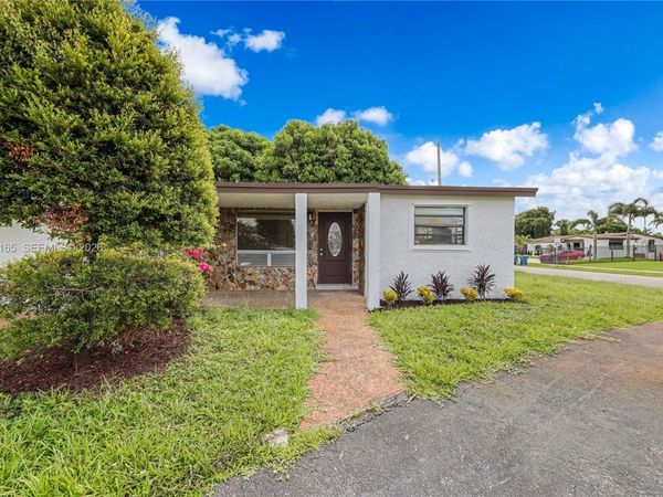 820 NW 38th Ave , Lauderhill, FL 33311