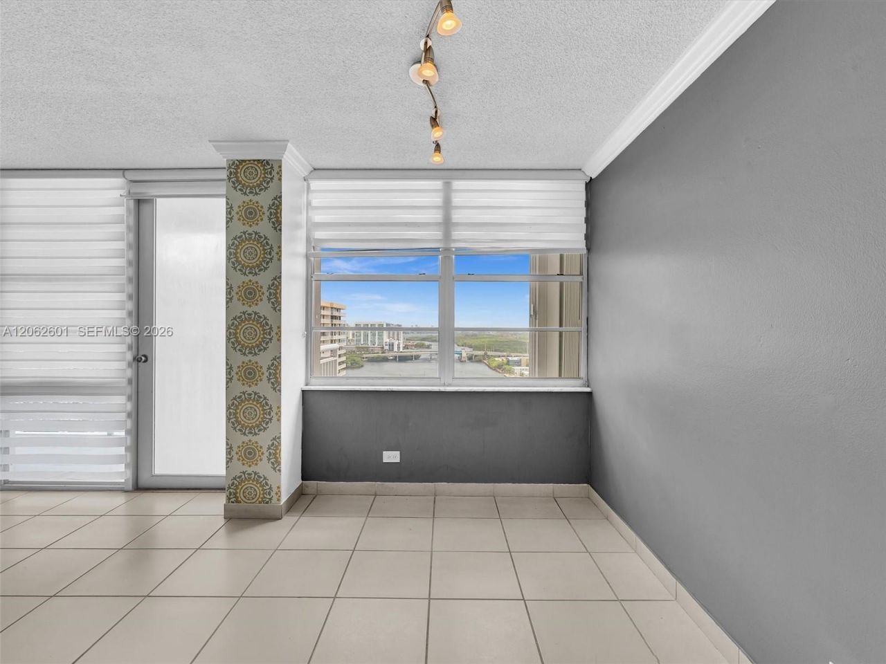 301 174th St , Unit 2205, Sunny Isles Beach, FL 33160 Photo