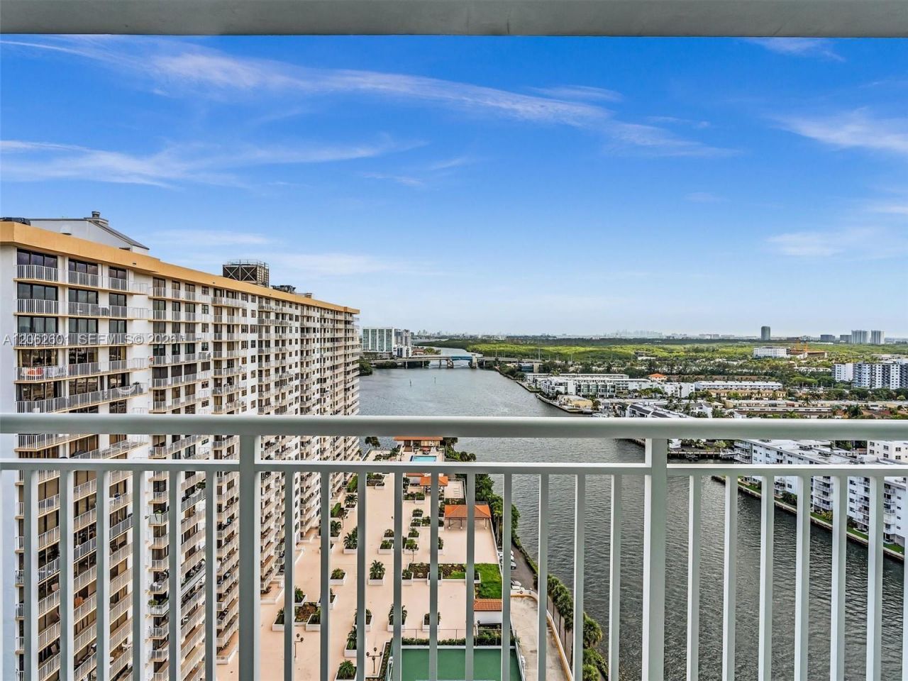 301 174th St , Unit 2205, Sunny Isles Beach, FL 33160 Photo