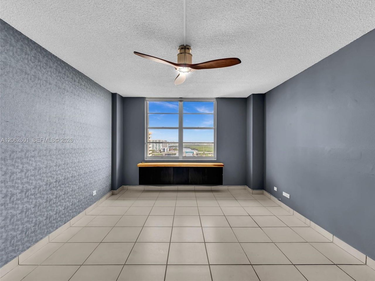 301 174th St , Unit 2205, Sunny Isles Beach, FL 33160 Photo