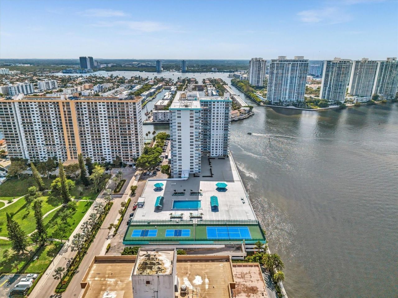 301 174th St , Unit 2205, Sunny Isles Beach, FL 33160 Photo