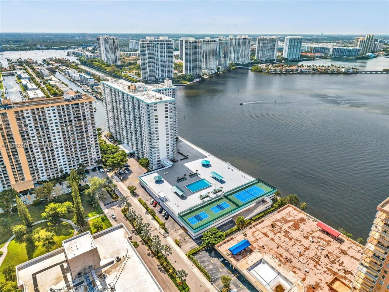 301 174th St , Unit 2205, Sunny Isles Beach, FL 33160 Photo