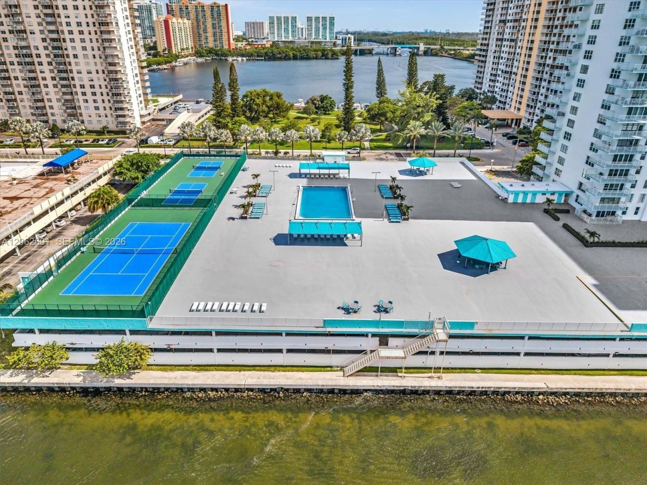 301 174th St , Unit 2205, Sunny Isles Beach, FL 33160 Photo
