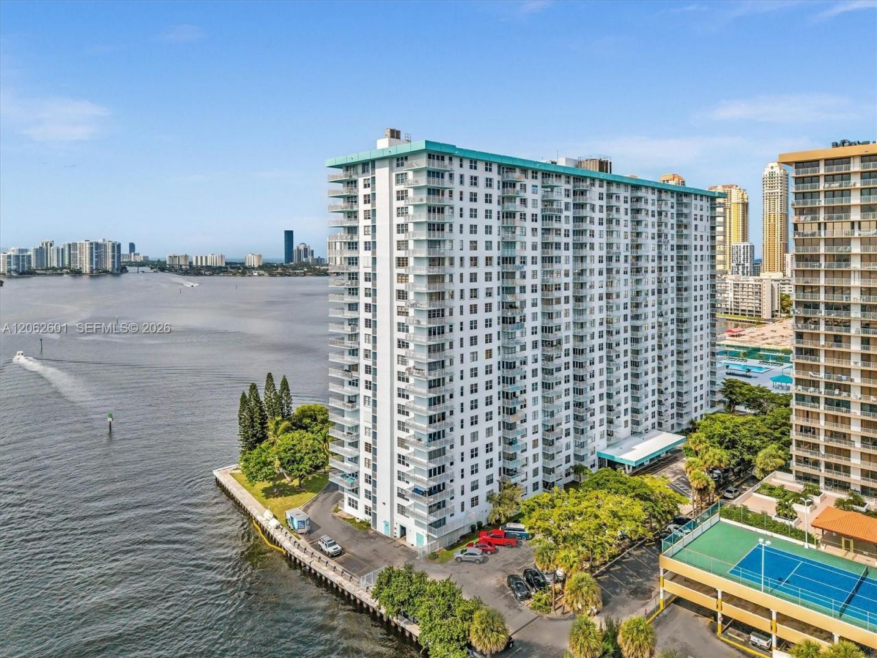 301 174th St , Unit 2205, Sunny Isles Beach, FL 33160 Photo