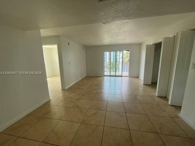 6315 SW 8th St, Unit 605, Miami, FL 33144 Photo