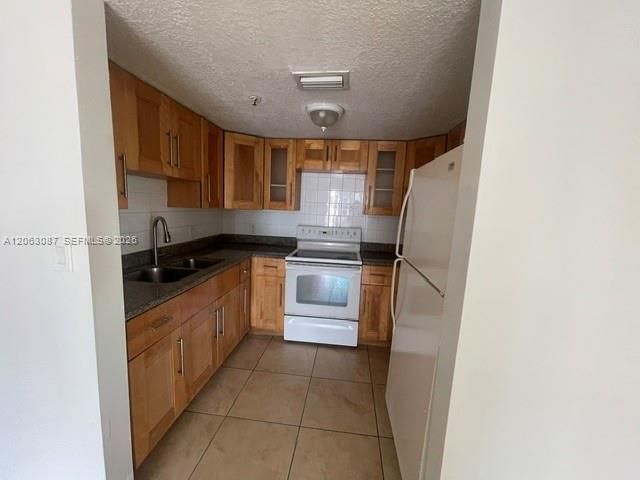 6315 SW 8th St, Unit 605, Miami, FL 33144 Photo