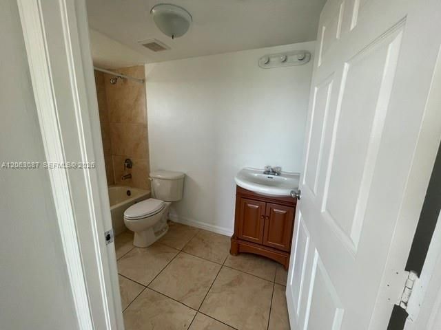 6315 SW 8th St, Unit 605, Miami, FL 33144 Photo