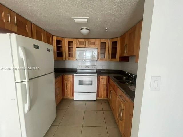 6315 SW 8th St, Unit 401, Miami, FL 33144 Photo