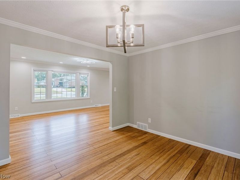 1960 Bromton Drive, Lyndhurst, OH 44124 Photo 7