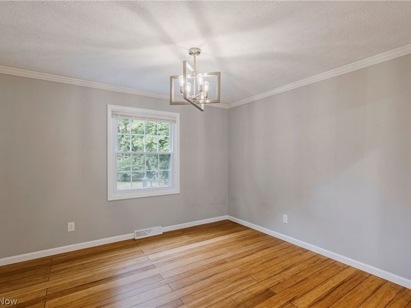 1960 Bromton Drive, Lyndhurst, OH 44124 Photo 8