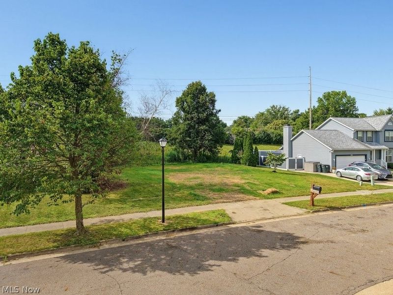 2238 Canterbury Circle, Akron, OH 44319 Photo 2
