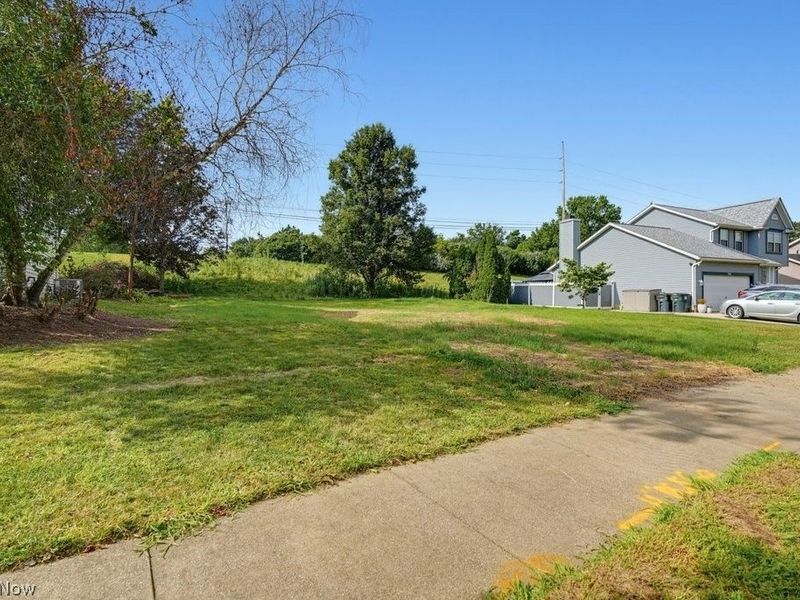 2238 Canterbury Circle, Akron, OH 44319 Photo 4