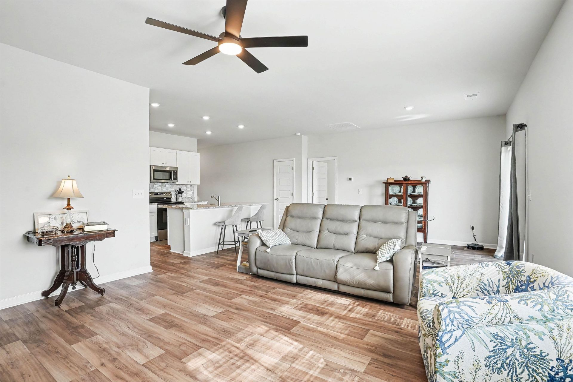 212 Warner Crossing Way  Photo 11