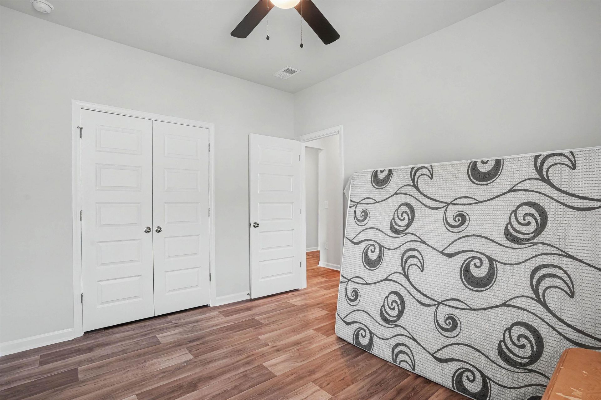 212 Warner Crossing Way  Photo 18