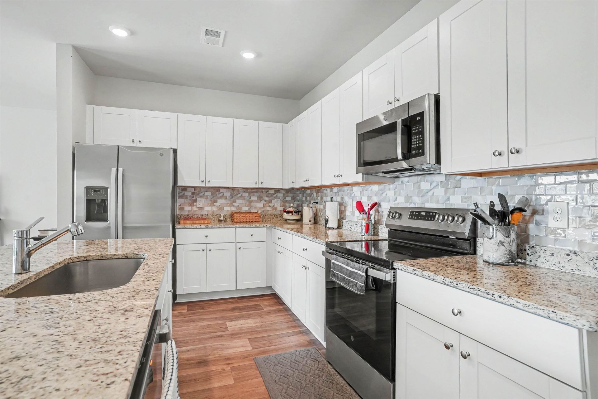 212 Warner Crossing Way  Photo 7