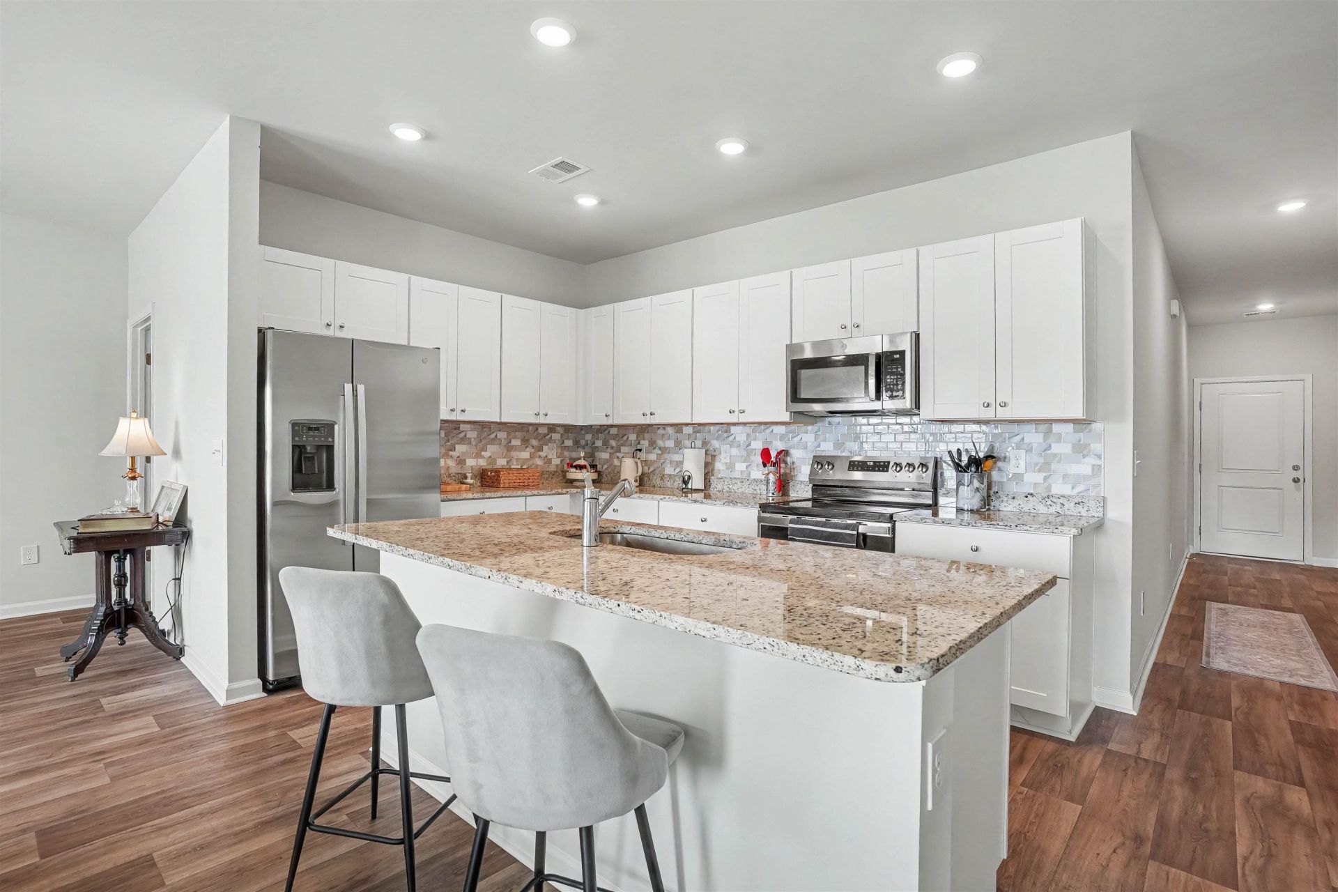 212 Warner Crossing Way  Photo 8