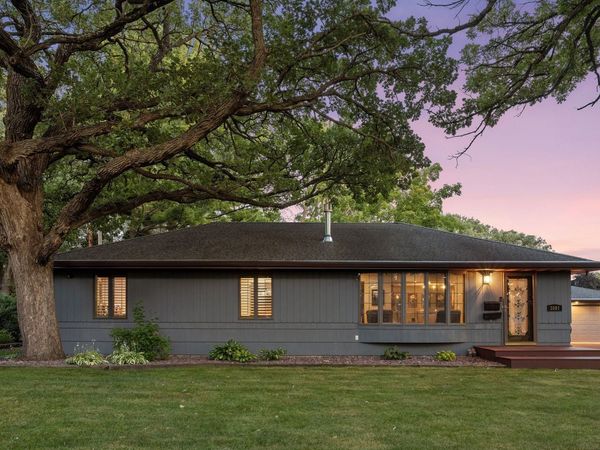 3801 W 114th Street , Bloomington, MN 55431