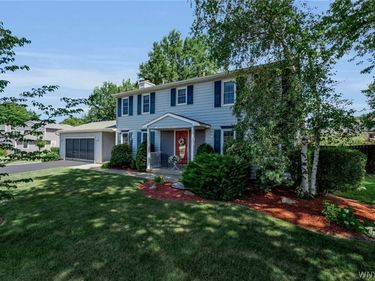 122 Old Orchard Lane, Orchard Park, NY 14127