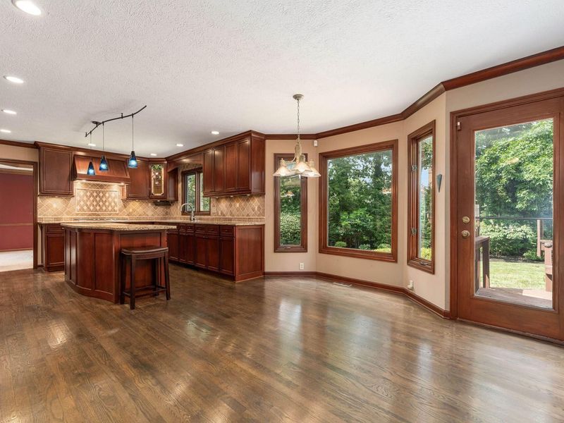 978 Valleyview Drive , Westerville, OH 43081 Photo 10