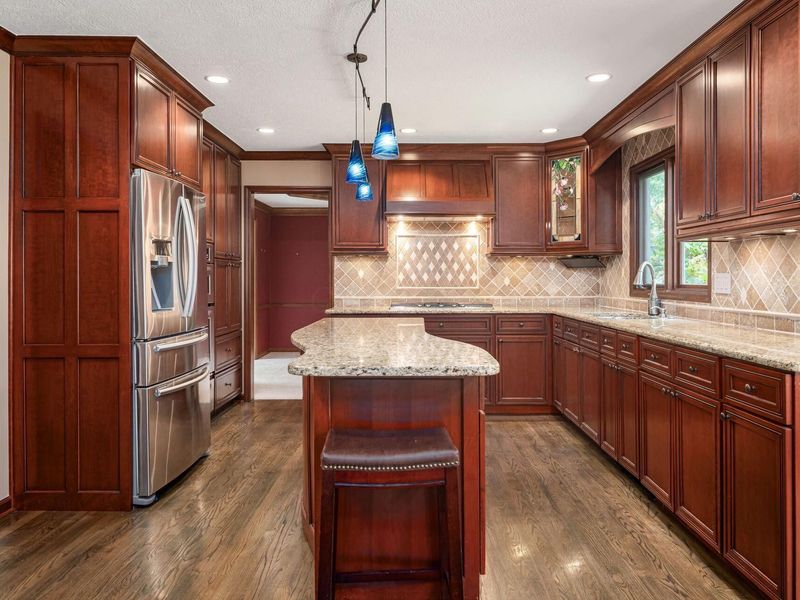 978 Valleyview Drive , Westerville, OH 43081 Photo 5