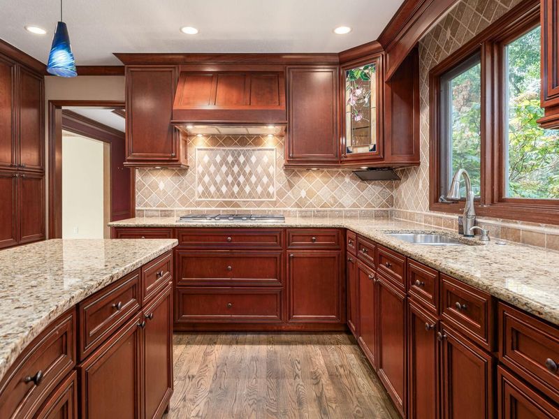 978 Valleyview Drive , Westerville, OH 43081 Photo 6