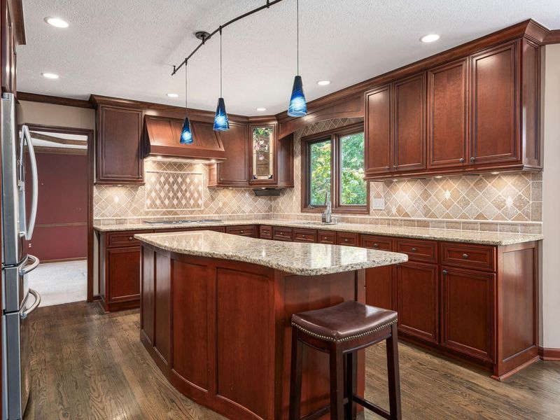 978 Valleyview Drive , Westerville, OH 43081 Photo 9