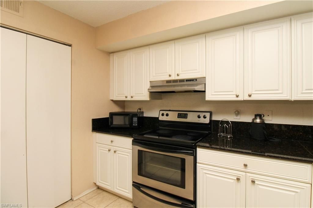 8215 Ibis Club Dr, Unit 102, Naples, FL 34104 Photo