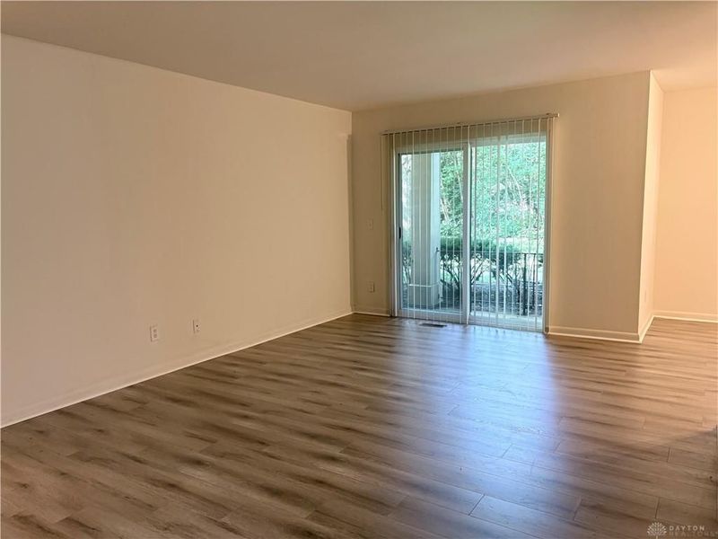 201 Jamestown, Unit B, Washington Township, OH 45458 Photo 2