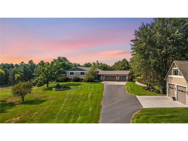 746 Packer Drive, Hudson, WI 54016