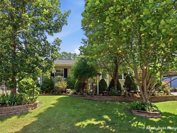1080 Larkdale Row , Wauconda, IL 60084