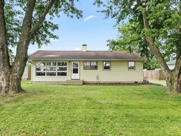 15435 Oak Street, Huntertown, IN 46748