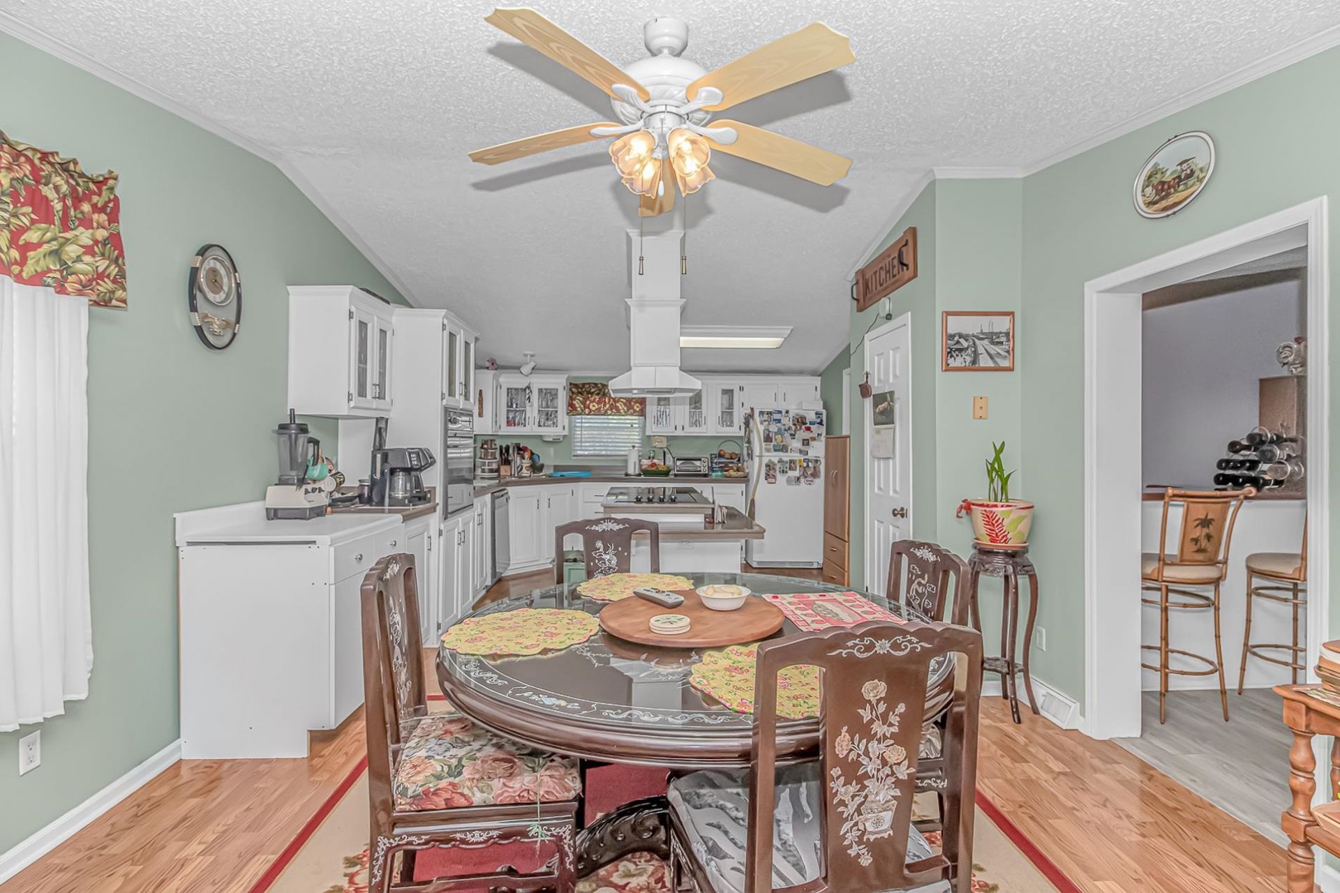 1353 Circle Bay Dr. Photo 11