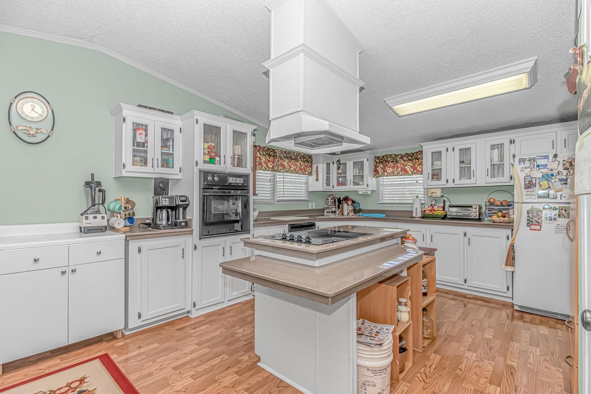 1353 Circle Bay Dr. Photo 12