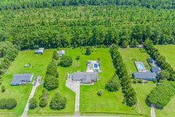 1353 Circle Bay Dr. photo 4