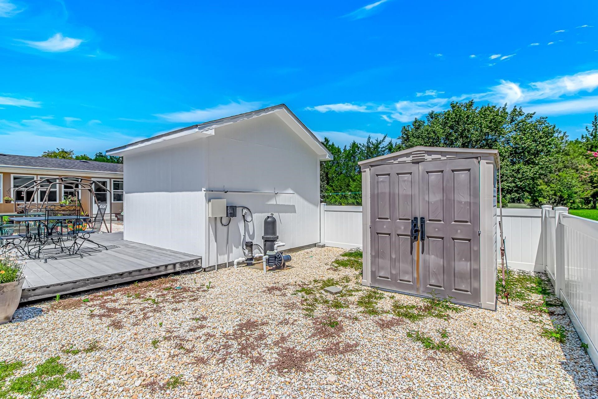 1353 Circle Bay Dr. Photo 31