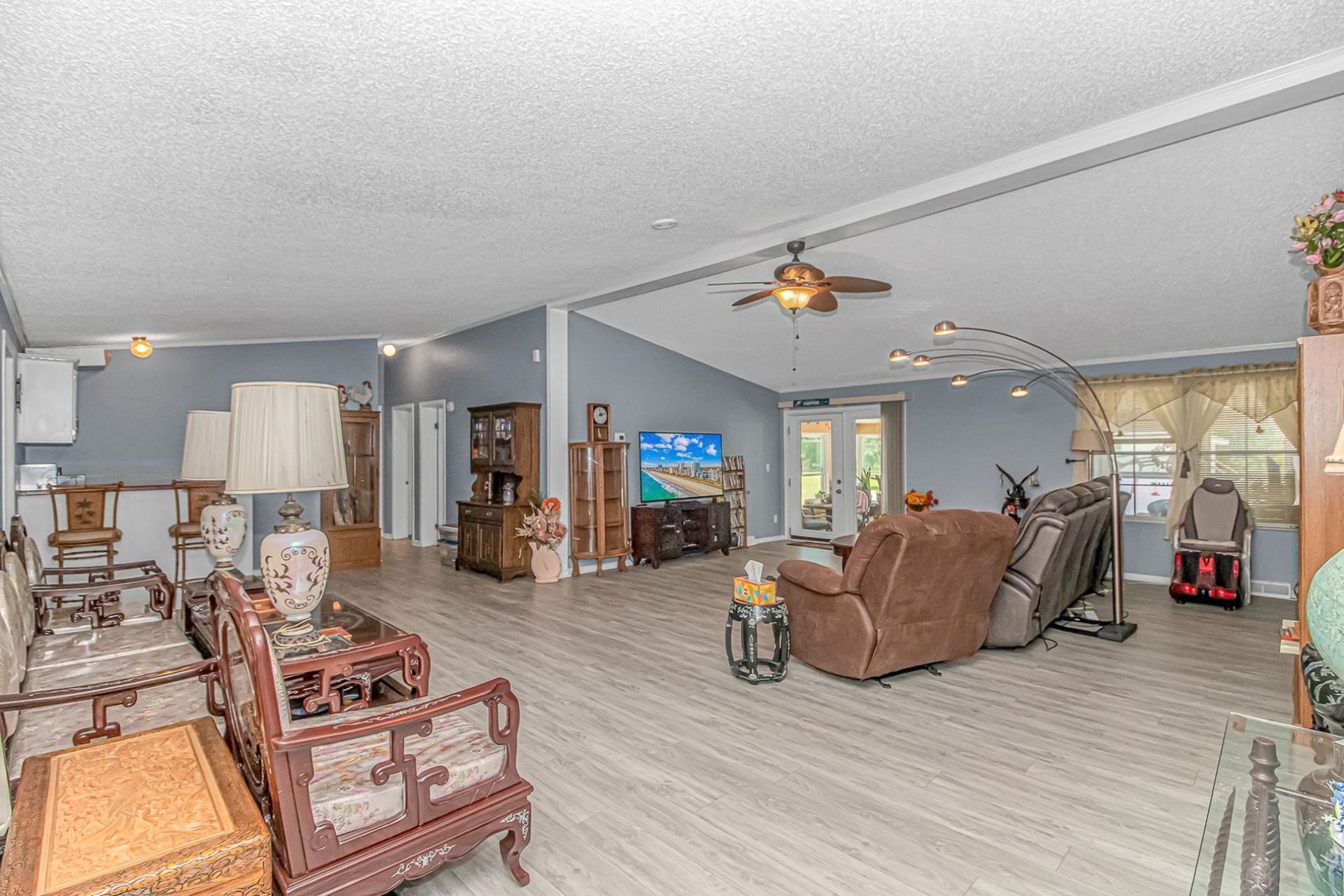 1353 Circle Bay Dr. Photo 6