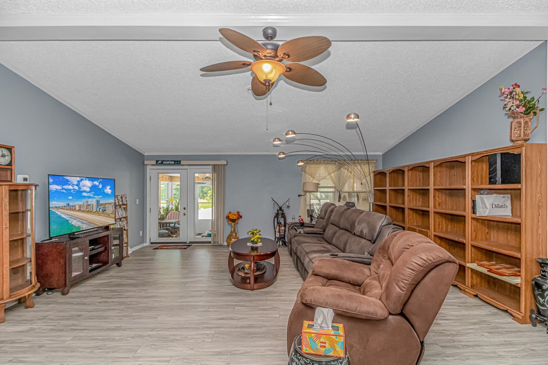 1353 Circle Bay Dr. Photo 7