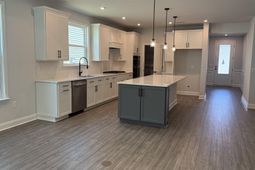 633 Palm Bay Dr. photo 4
