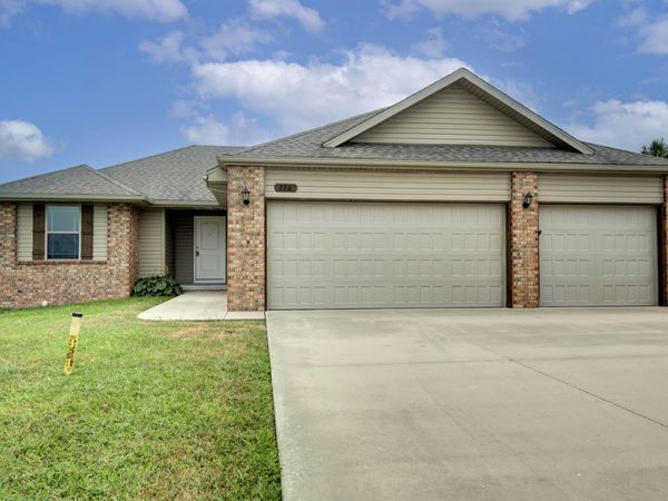 276 W Picardy Street, Republic, MO 65738