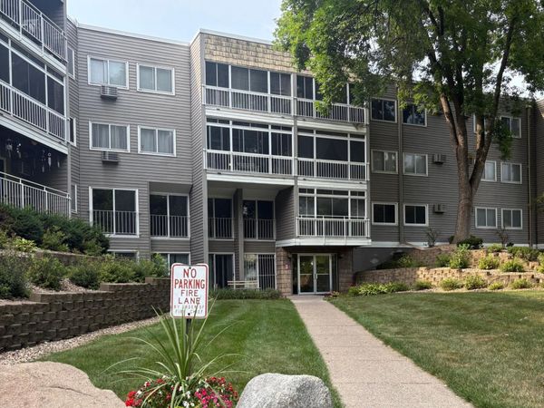 135 Viking Drive E, Unit 309, Little Canada, MN 55117