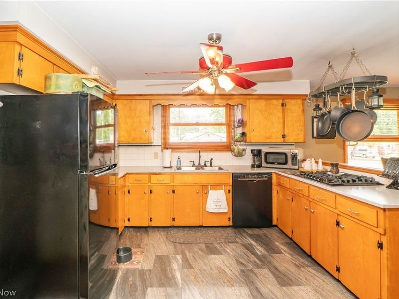 731 Bachtel Street SE, North Canton, OH 44720 Photo 10